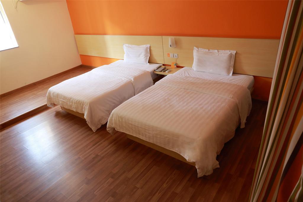 7Days Inn Xi'An South Gate Yongning Subway Station Сиан Екстериор снимка