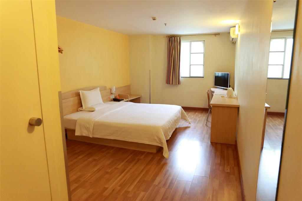 7Days Inn Xi'An South Gate Yongning Subway Station Сиан Екстериор снимка